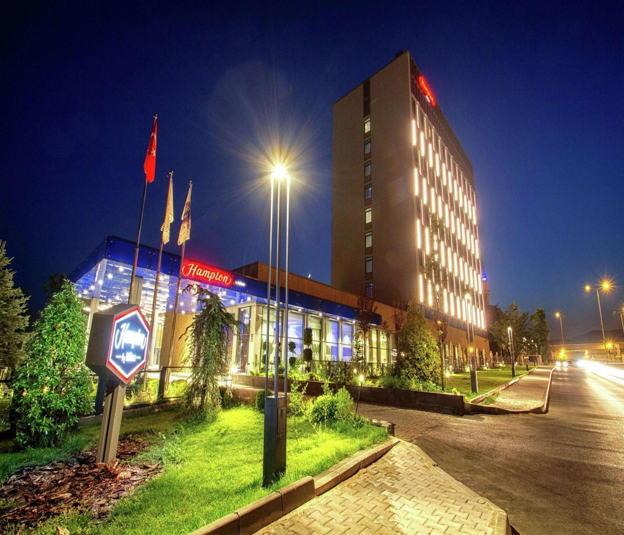 Отель Hampton By Hilton Болу Экстерьер фото