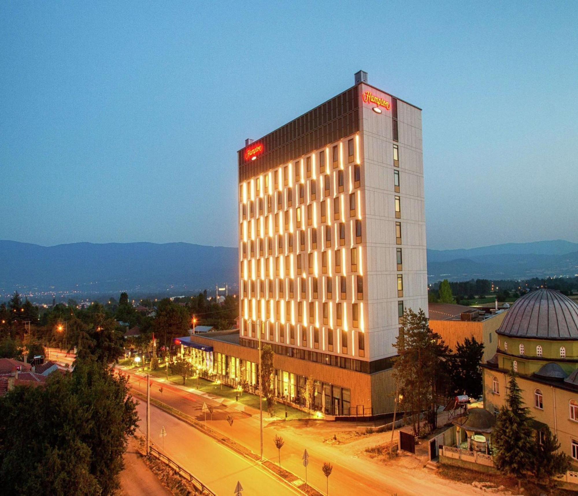 Отель Hampton By Hilton Болу Экстерьер фото