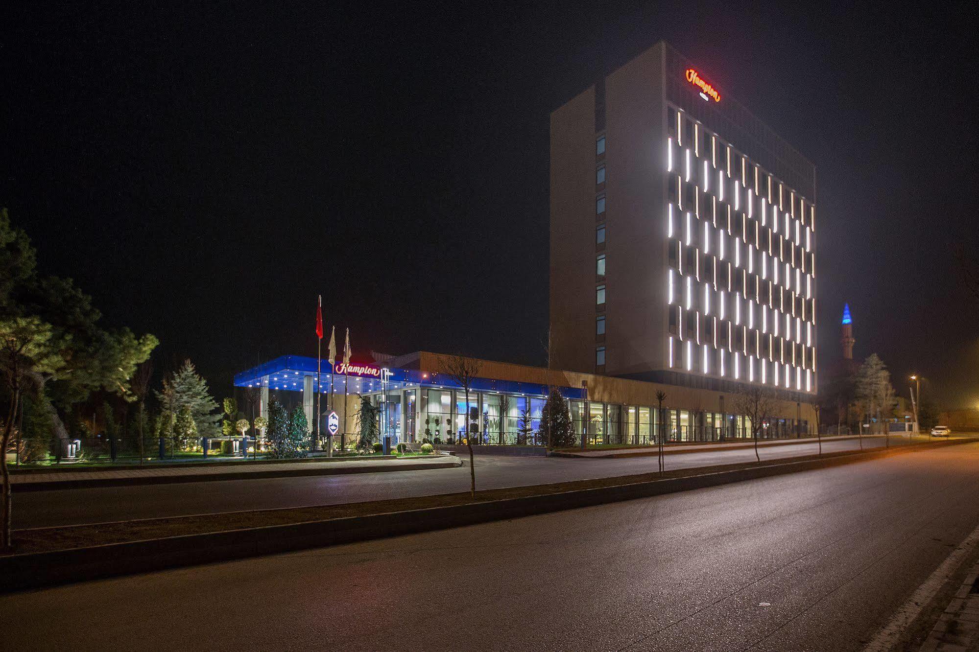Отель Hampton By Hilton Болу Экстерьер фото